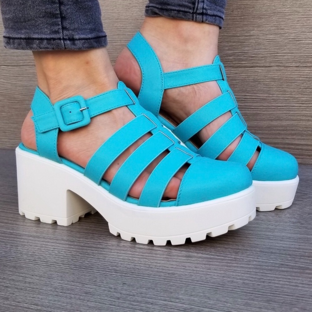 ๐HOST PICK๐BLUE & WHITE CHUNKY PLATFORM SANDALS - Picture 4 of 8